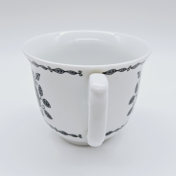 DISNEY | Disney Wonderland Tea white rabbit & queen of hearts teacup & saucer - Picture 3 of 9